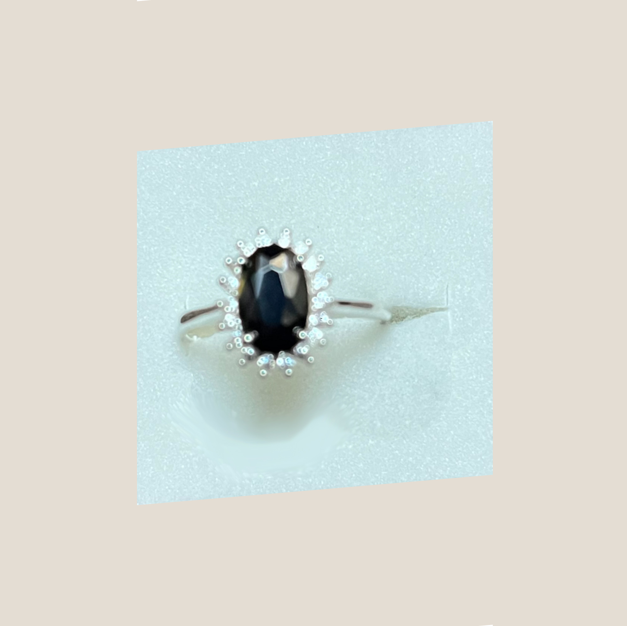 Anillo negro ovalado